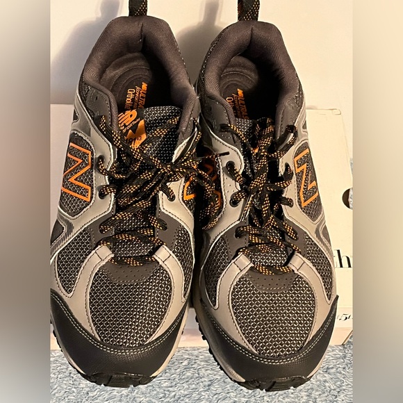 New Balance All Terrain Men's Gray and Black Athletic Shoes size 10 - Picture 2 of 11